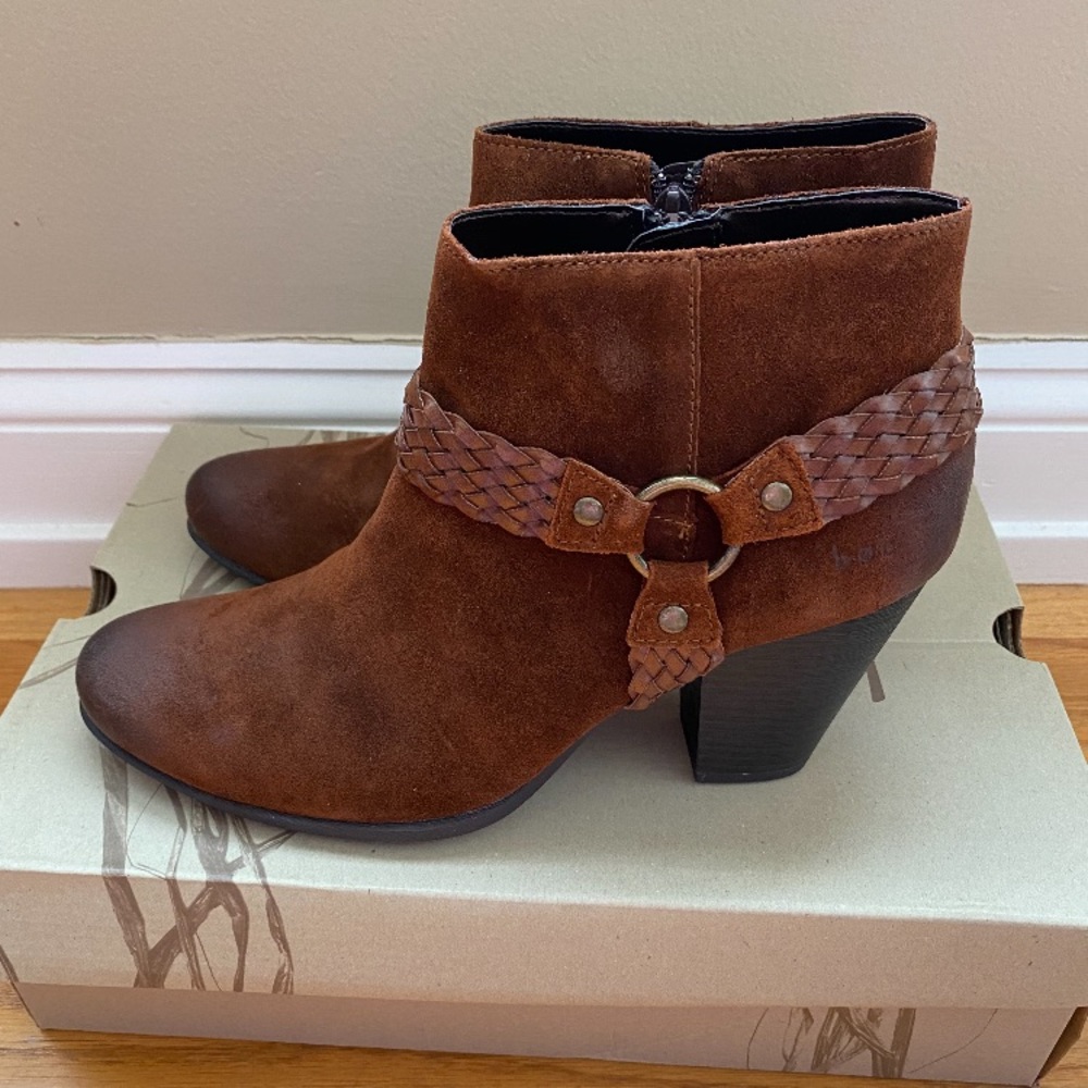 B.O.C. Boots Suede Size 10 (NEW)